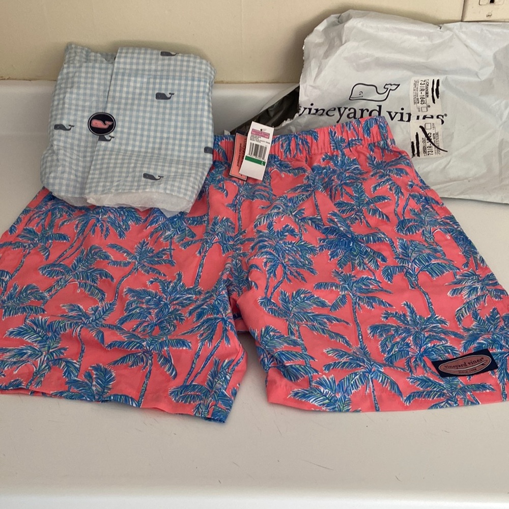 RARE/DISCONTINUED BRAND NEW! VINEYARD VINES BAHIA PALM CHAPPY TRUNK BRIGHT PEACH
